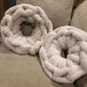 ONE PLUSH RING PILLOW